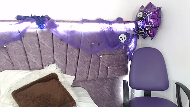 Penelope Fox14 online show from 25, 10, 2025