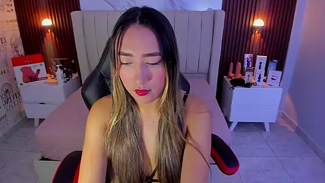 CAMILAGRAY online show from 19, 9, 2025