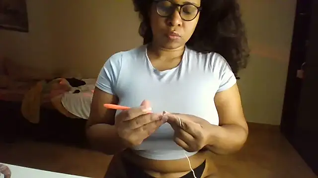 Snapshot of Ivon-09 chatting on 8, 7, 2026 Ivon-09 online show from 8, 7, 2026