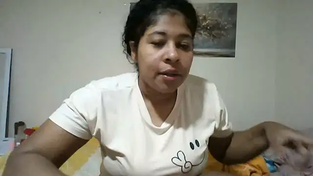 Snapshot of Ivon-09 chatting on 14, 6, 2026 Ivon-09 online show from 14, 6, 2026