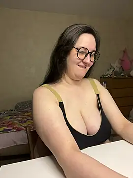 Snapshot of hungry1bunny chatting on 9, 7, 2026 hungry1bunny online show from 9, 7, 2026