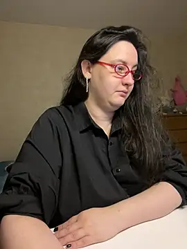Snapshot of hungry1bunny chatting on 6, 7, 2026 hungry1bunny online show from 6, 7, 2026
