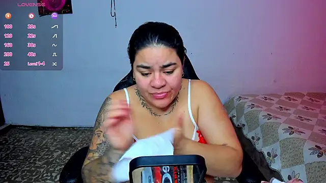 Snapshot of Sharon_hils chatting on 16, 6, 2026 Sharon hils online show from 16, 6, 2026