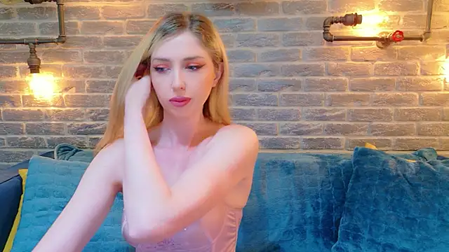 LisaCaprice online show from 16, 6, 2026