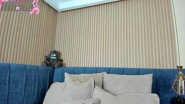 kathecute   online show from 15, 4, 2026