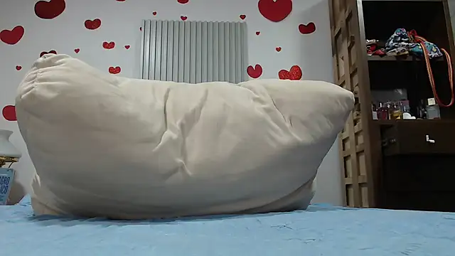 DanaiOluyi online show from 4, 3, 2025