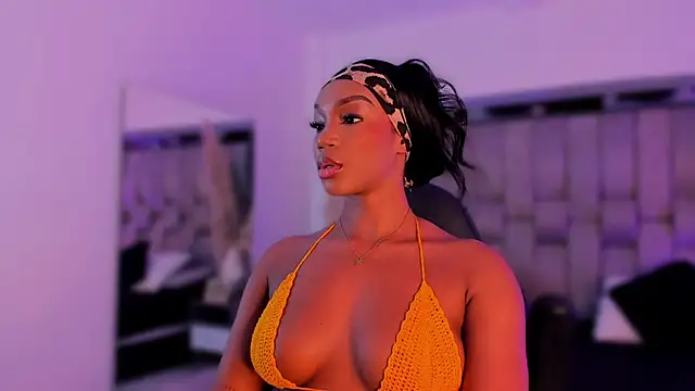 ChaynnaCooper online show from 4, 10, 2025