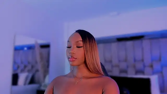 ChaynnaCooper online show from 13, 10, 2025