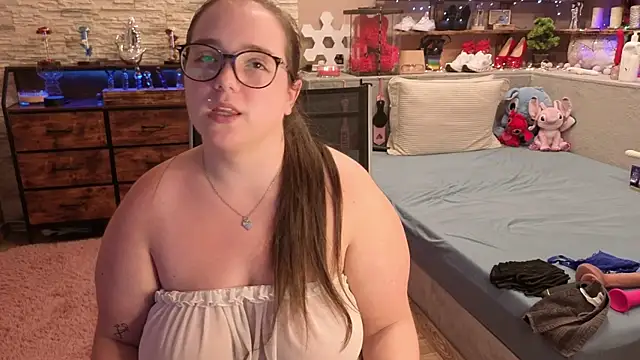 Kimberly-Caprice online show from 10, 5, 2026
