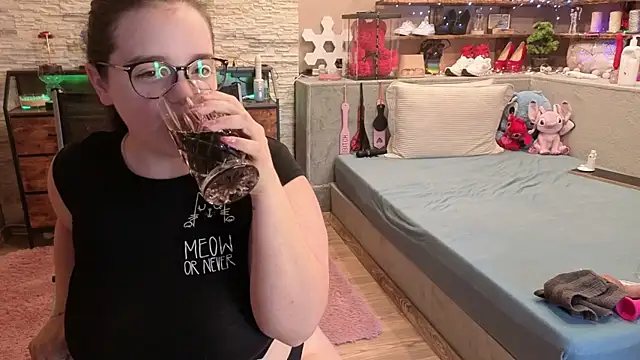 Kimberly-Caprice online show from 16, 5, 2026