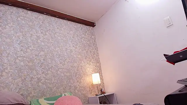 Snapshot of nicol_f chatting on 10, 10, 2025 nicol f online show from 10, 10, 2025