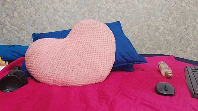 Snapshot of nicol_f chatting on 3, 3, 2025 nicol f online show from 3, 3, 2025