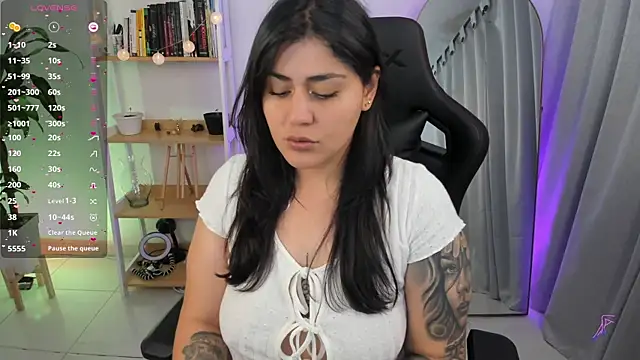 Snapshot of GretaX-X chatting on 23, 12, 2025 GretaX-X online show from 23, 12, 2025