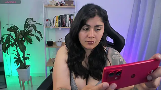 Snapshot of GretaX-X chatting on 19, 11, 2025 GretaX-X online show from 19, 11, 2025