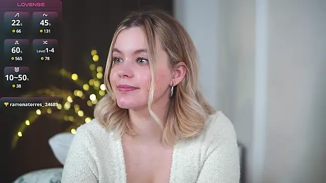 Snapshot of Milana15 chatting on 9, 3, 2025 Milana15 online show from 9, 3, 2025