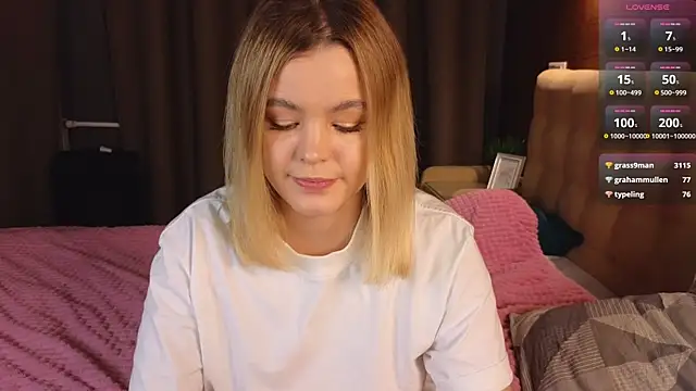 Snapshot of Milana15 chatting on 8, 12, 2024 Milana15 online show from 8, 12, 2024