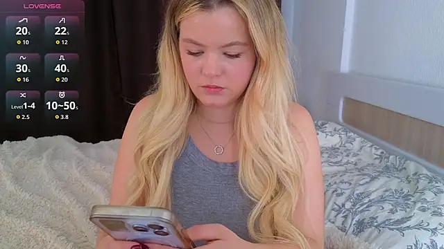 Snapshot of Milana15 chatting on 17, 11, 2025 Milana15 online show from 17, 11, 2025