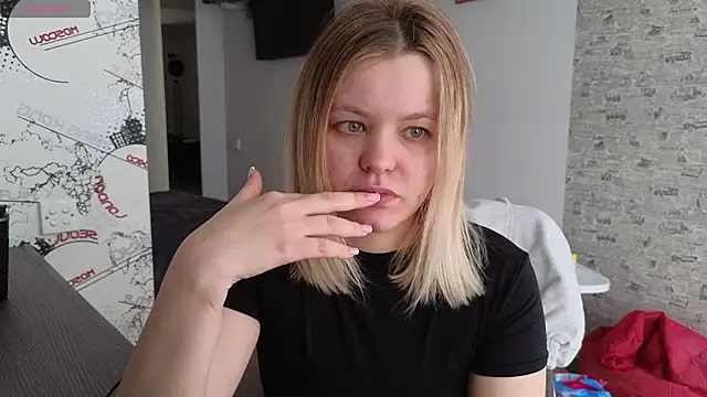 Snapshot of Milana15 chatting on 13, 3, 2025 Milana15 online show from 13, 3, 2025