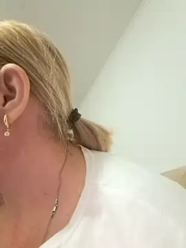 Malichkaanna30 online show from 22, 3, 2025