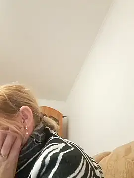 Malichkaanna30 online show from 13, 3, 2025