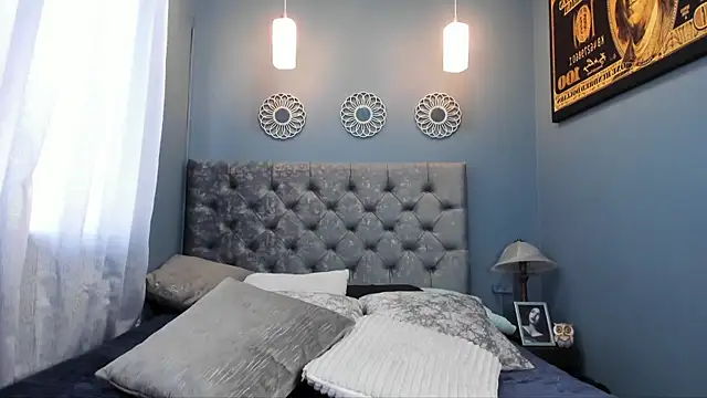 scarlett buttock online show from 25, 10, 2025