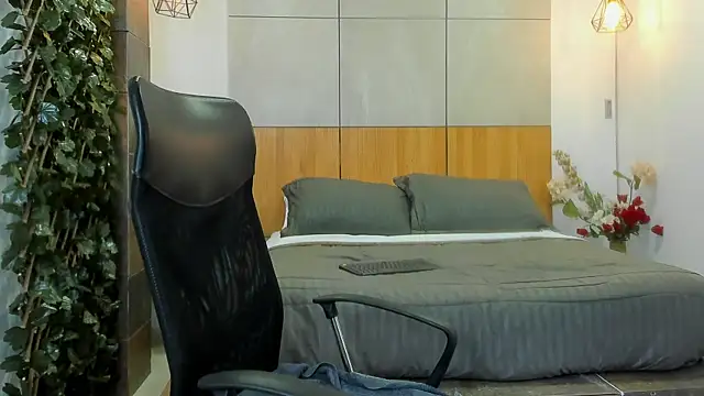 lunainsane58 online show from 3, 10, 2025