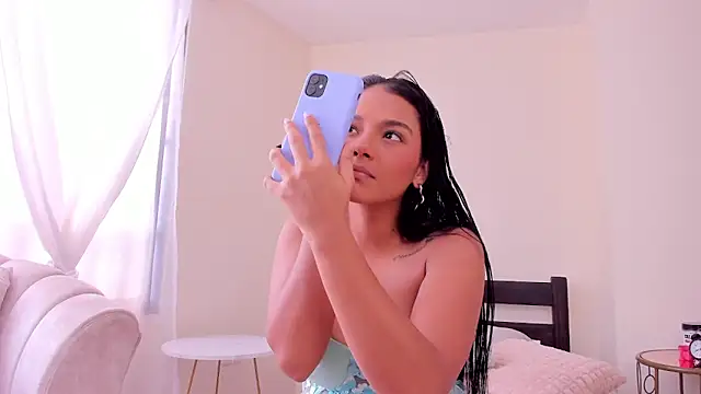 evely coelloo online show from 3, 12, 2024