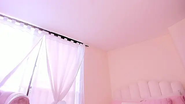 evely coelloo online show from 9, 10, 2025