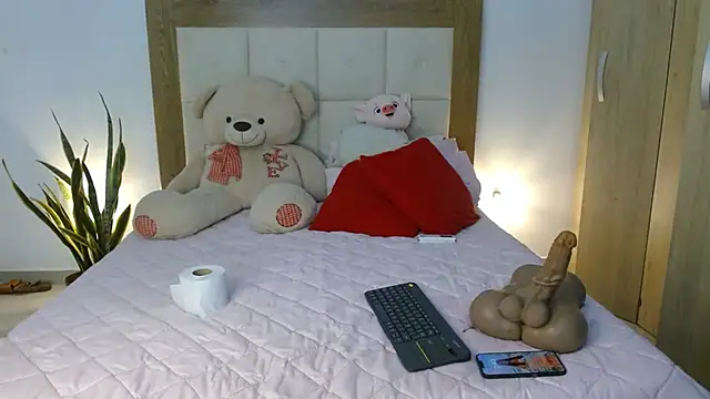 HELLEN SWEET6 online show from 19, 3, 2025