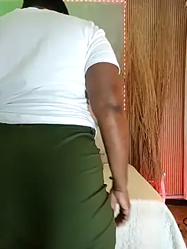 nahiarapalmer19 online show from 3, 2, 2026