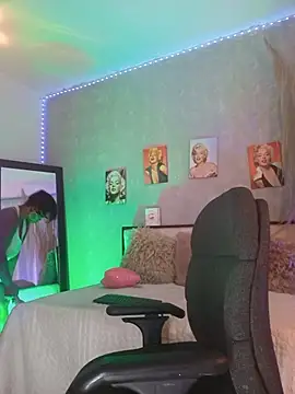 nahiarapalmer19 online show from 7, 10, 2025