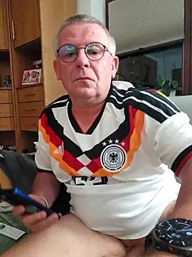 Snapshot of Leutasch2019 chatting on 16, 6, 2026 Leutasch2019 online show from 16, 6, 2026