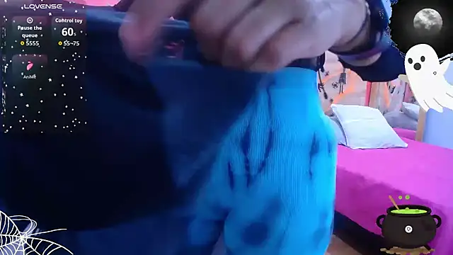 scarlet-foox online show from 25, 10, 2025