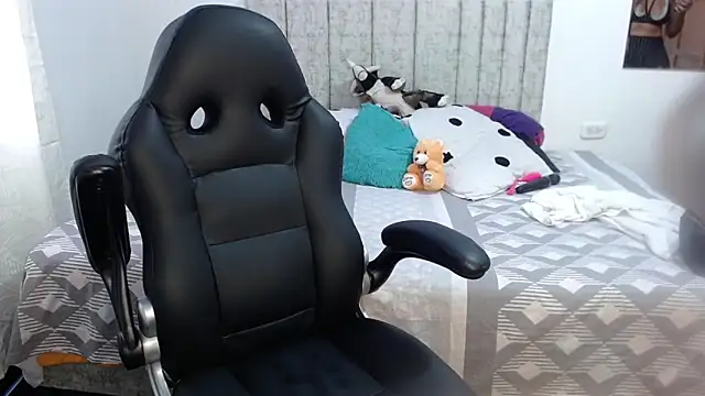 scarlet-foox online show from 9, 1, 2026