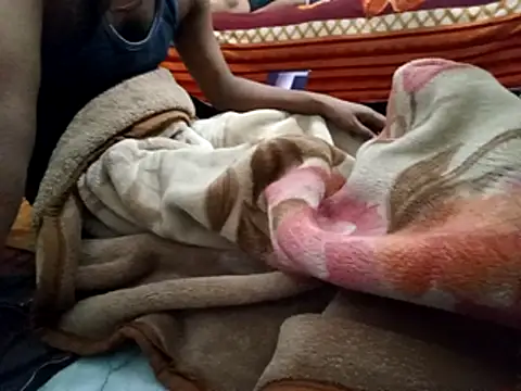 Snapshot of CuteyCouple chatting on 29, 3, 2026 CuteyCouple online show from 29, 3, 2026