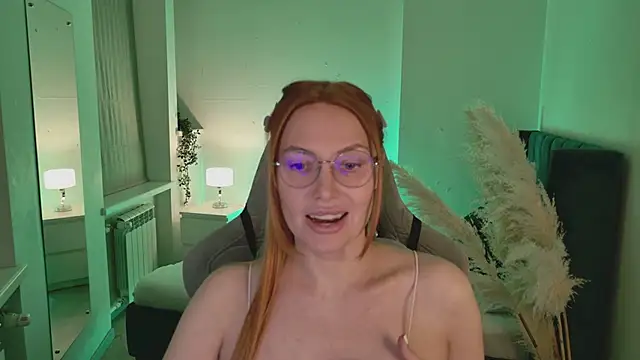 Love Call online show from 5, 3, 2025