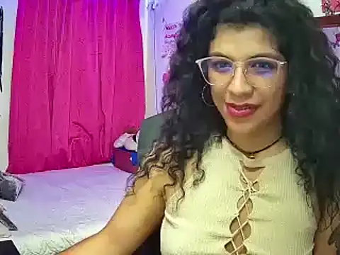 Snapshot of NicollWilliams_420 chatting on 17, 9, 2025 NicollWilliams 420 online show from 17, 9, 2025