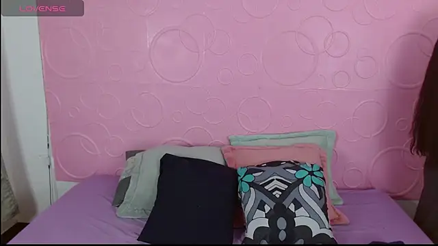 dulcenia rose online show from 17, 3, 2025