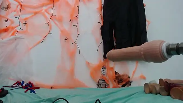 dulcenia rose online show from 13, 10, 2025