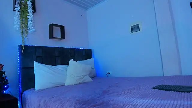 kitty myers online show from 22, 12, 2025