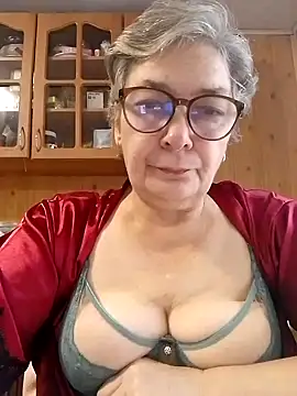 Snapshot of IrinaSweet54 chatting on 6, 10, 2025 IrinaSweet54 online show from 6, 10, 2025