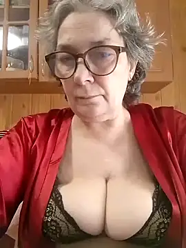 Snapshot of IrinaSweet54 chatting on 17, 5, 2026 IrinaSweet54 online show from 17, 5, 2026