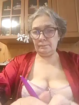 Snapshot of IrinaSweet54 chatting on 1, 12, 2025 IrinaSweet54 online show from 1, 12, 2025