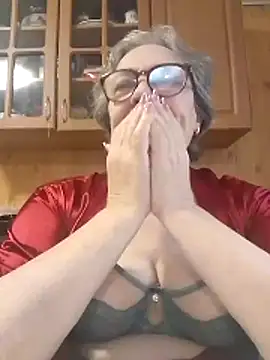 Snapshot of IrinaSweet54 chatting on 17, 11, 2025 IrinaSweet54 online show from 17, 11, 2025