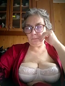 Snapshot of IrinaSweet54 chatting on 22, 10, 2025 IrinaSweet54 online show from 22, 10, 2025