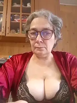 Snapshot of IrinaSweet54 chatting on 16, 11, 2025 IrinaSweet54 online show from 16, 11, 2025