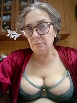 Snapshot of IrinaSweet54 chatting on 17, 12, 2025 IrinaSweet54 online show from 17, 12, 2025