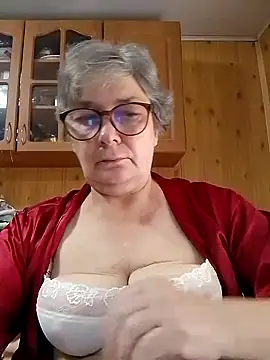 Snapshot of IrinaSweet54 chatting on 25, 9, 2025 IrinaSweet54 online show from 25, 9, 2025