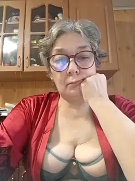 Snapshot of IrinaSweet54 chatting on 11, 10, 2025 IrinaSweet54 online show from 11, 10, 2025