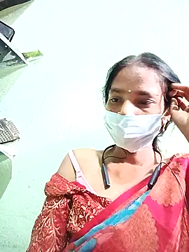 Snapshot of anusiya01 chatting on 19, 11, 2025 anusiya01 online show from 19, 11, 2025